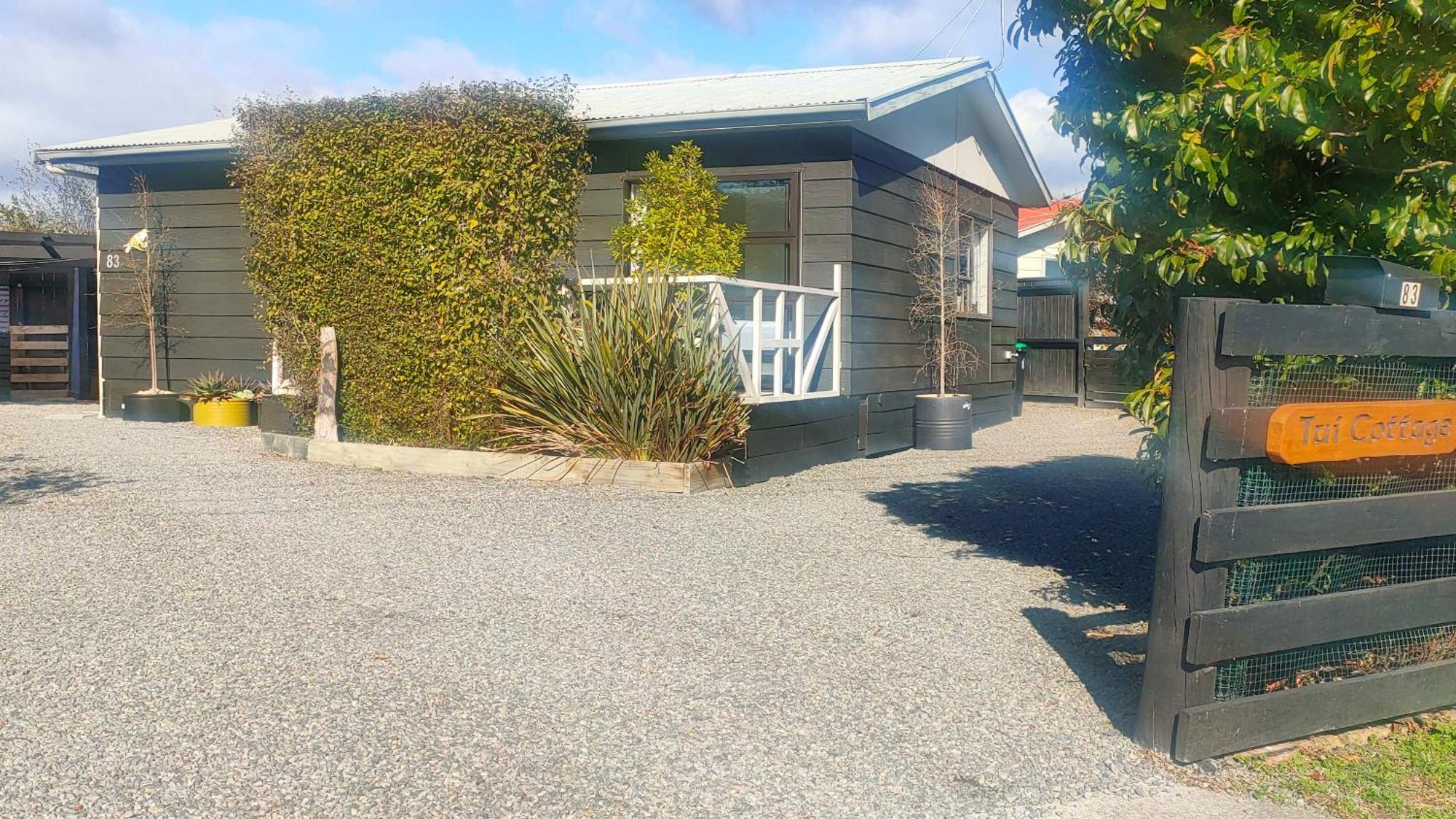 Tui Cottage Martinborough Esterno foto